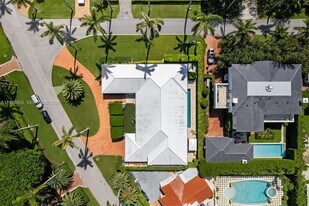 55 La Gorce Cir in Miami Beach, FL - Building Photo