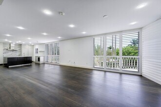 429 Australian Ave in Palm Beach, FL - Building Photo - Building Photo
