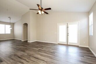 9038 W Villa Maria Dr in Peoria, AZ - Building Photo - Building Photo