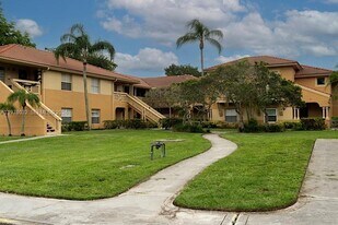 4847 Via Palm Lakes in West Palm Beach, FL - Building Photo