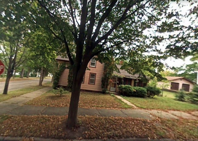 property at 131 N 9th Ave