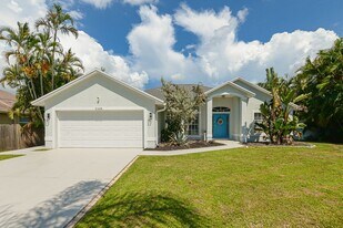 3345 SW Frankford St in Port St. Lucie, FL - Building Photo