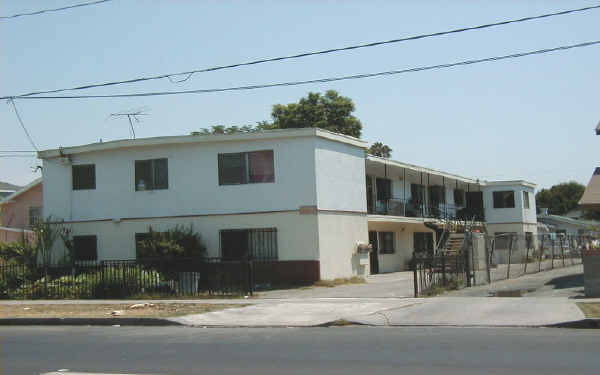 866 Martin Luther King Ave in Long Beach, CA - Building Photo - Building Photo