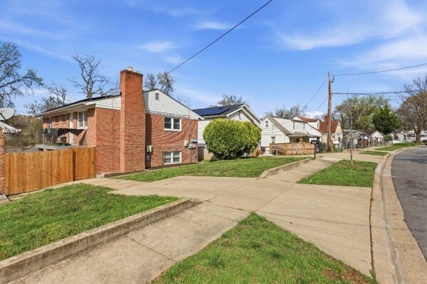 4706 Deanwood Dr in Capitol Heights, MD - Building Photo - Building Photo