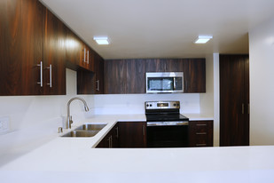 Hollywood Ardmore Apartments