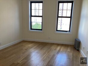 201-205-205 W 11th St in New York, NY - Building Photo - Building Photo