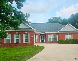 316 Montview Way in Centerville, GA - Building Photo
