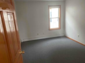 875 Plymouth Ave in Fall River, MA - Building Photo - Building Photo