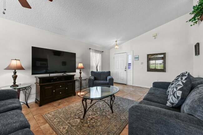 447 High Point Dr in Davenport, FL - Building Photo - Building Photo