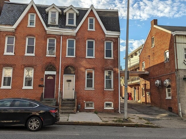 property at 622 E Market St