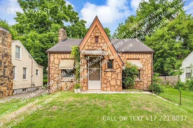 property at 517 E Cozy St
