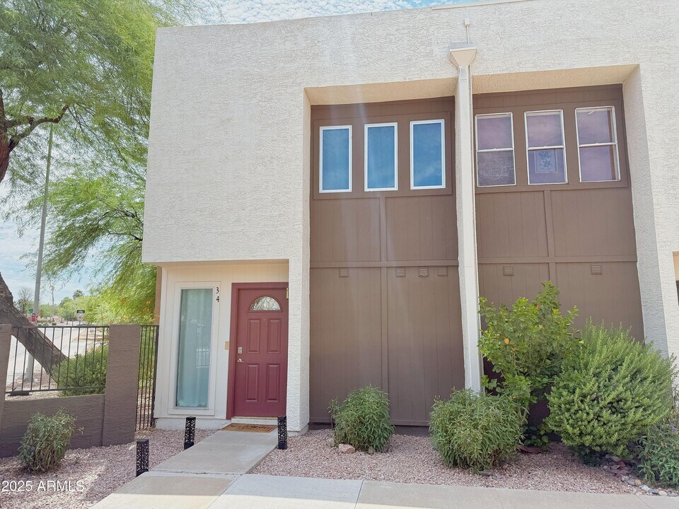 520 E Weber Dr in Tempe, AZ - Building Photo