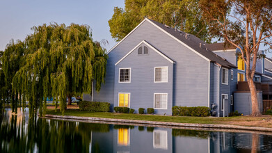 Lantern Cove in Foster City, CA - Building Photo - Building Photo