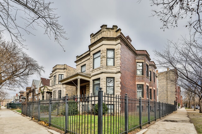 3901 N Hamilton Ave in Chicago, IL - Building Photo - Building Photo