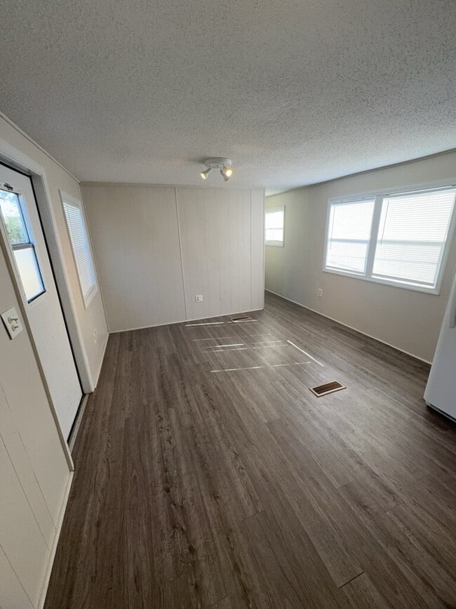 141 Denise Dr in Jacksonville, NC - Building Photo - Building Photo