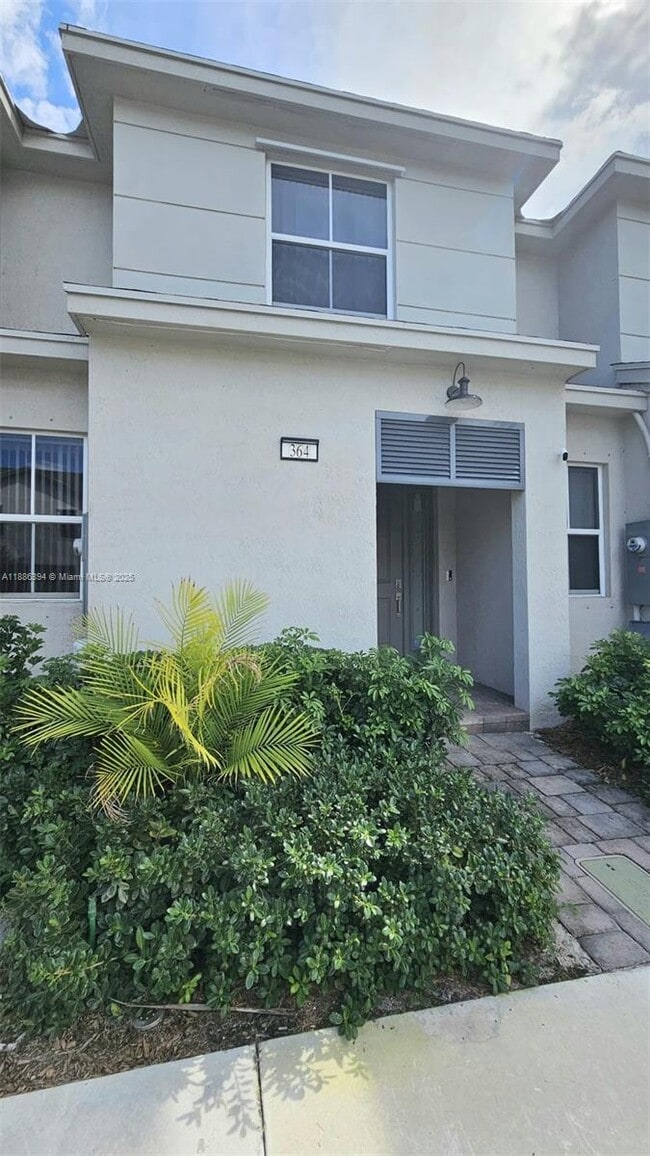 364 NW 8th Ct in Pompano Beach, FL - Building Photo - Building Photo