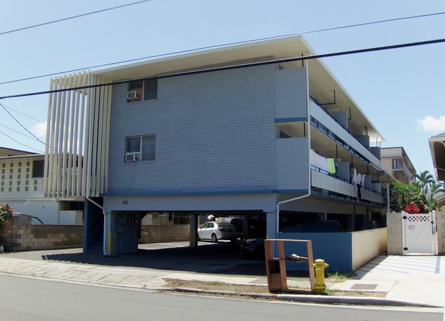 835 Olokele Ave in Honolulu, HI - Foto de edificio - Building Photo
