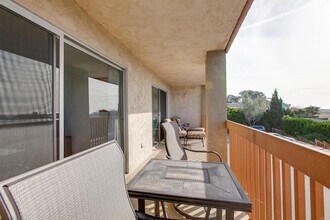 2475 Jefferson St, Unit 103 in Carlsbad, CA - Building Photo - Building Photo
