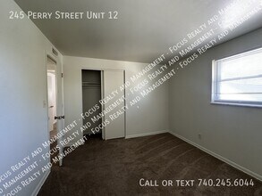 245 Perry St in Lancaster, OH - Building Photo - Building Photo