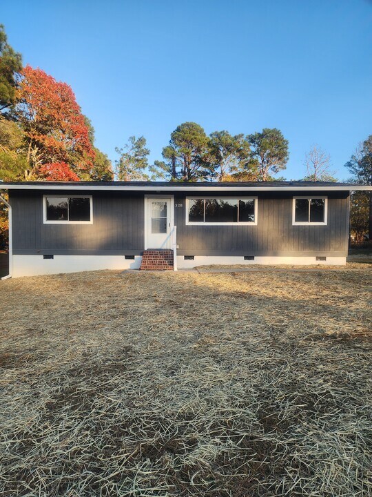 3231 Dorian Rd in Fayetteville, NC - Building Photo