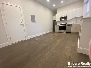 124 Peterborough St in Boston, MA - Foto de edificio - Building Photo