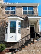 6036 Kentworth Dr in Holly Springs, NC - Building Photo