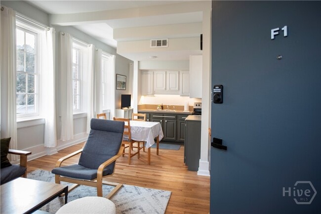 219 Abercorn St in Savannah, GA - Building Photo - Building Photo