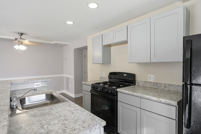 Oxon Hill Village in Oxon Hill, MD - Building Photo - Building Photo