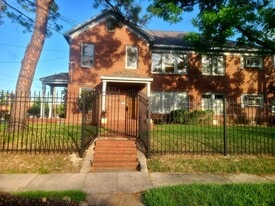 4703 Chenevert St, Unit #2 in Houston, TX - Building Photo