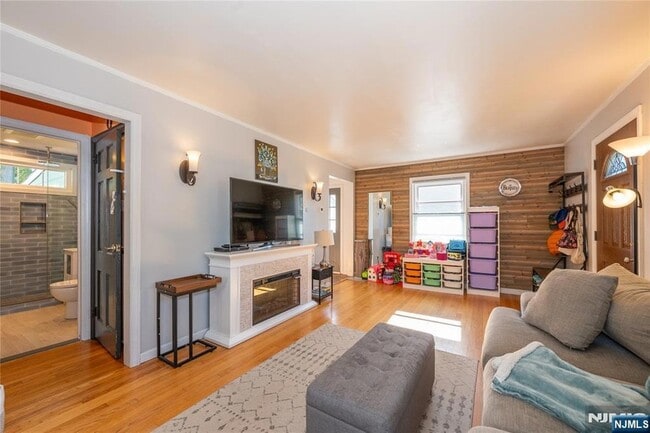 16-15 Well Dr in Fair Lawn, NJ - Building Photo - Building Photo