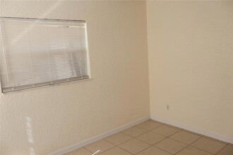 2411 W Lemon St, Unit 2011 in Tampa, FL - Building Photo - Building Photo