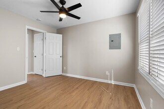 2554 W 47th Ave in Kansas City, KS - Building Photo - Building Photo