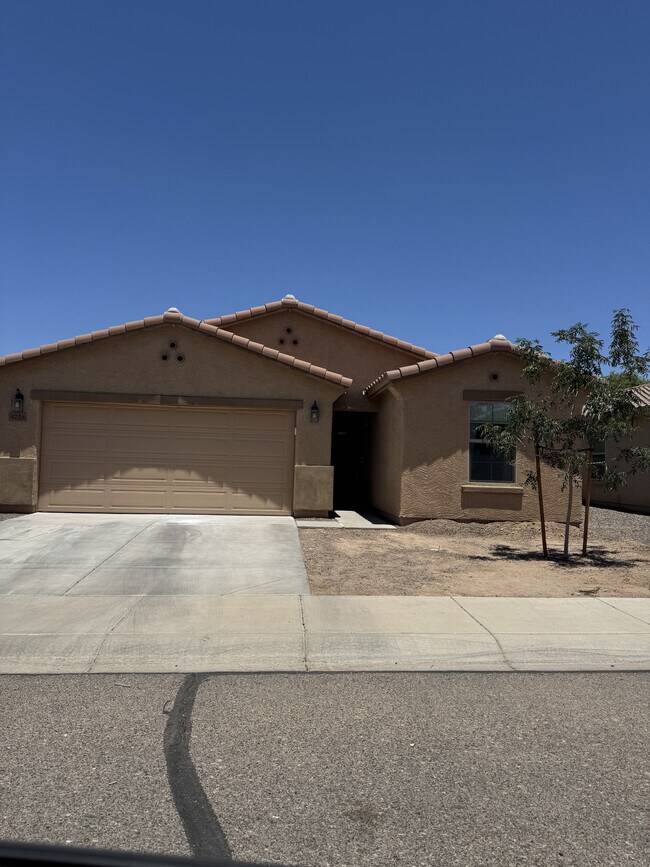 property at 4728 E Longhorn St