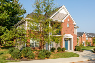 Monarch Crossing in Columbus, IN - Foto de edificio - Building Photo