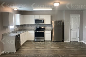 2033 Country Pl in Hickory, NC - Foto de edificio - Building Photo