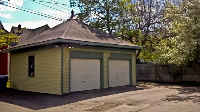 629 W South St, Unit 2 in Kalamazoo, MI - Building Photo - Building Photo