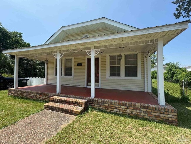 320 W Zarragossa St in Pensacola, FL - Building Photo - Building Photo