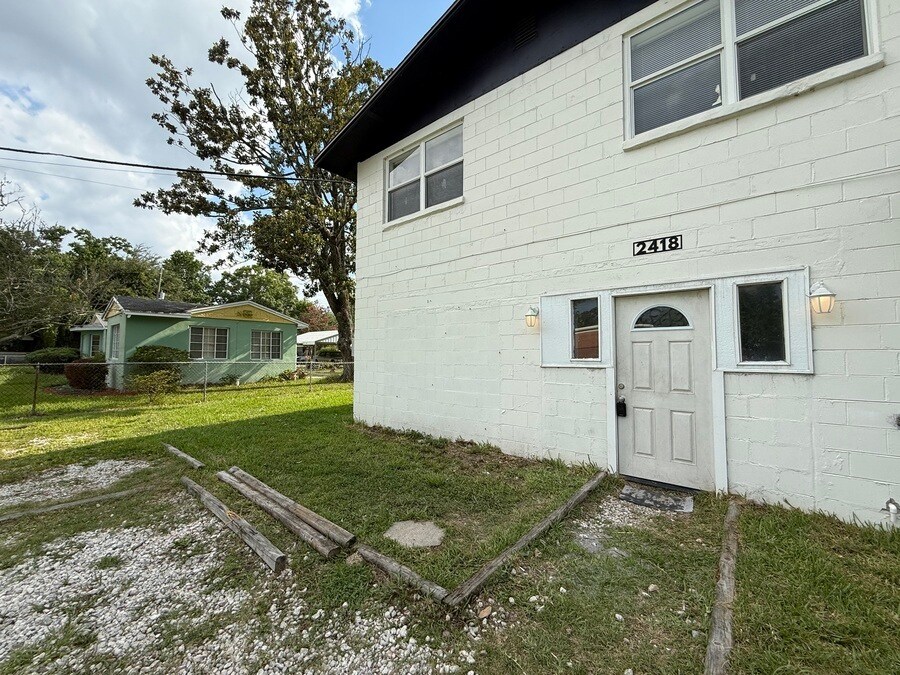 2418 Pullman Ave in Jacksonville, FL - Building Photo