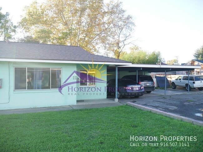 5972 15th Ave in Sacramento, CA - Building Photo - Building Photo