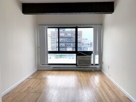 12 Stoneholm St, Unit 613 in Boston, MA - Building Photo