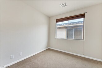 1011 Via Nandina Pl in Las Vegas, NV - Building Photo - Building Photo