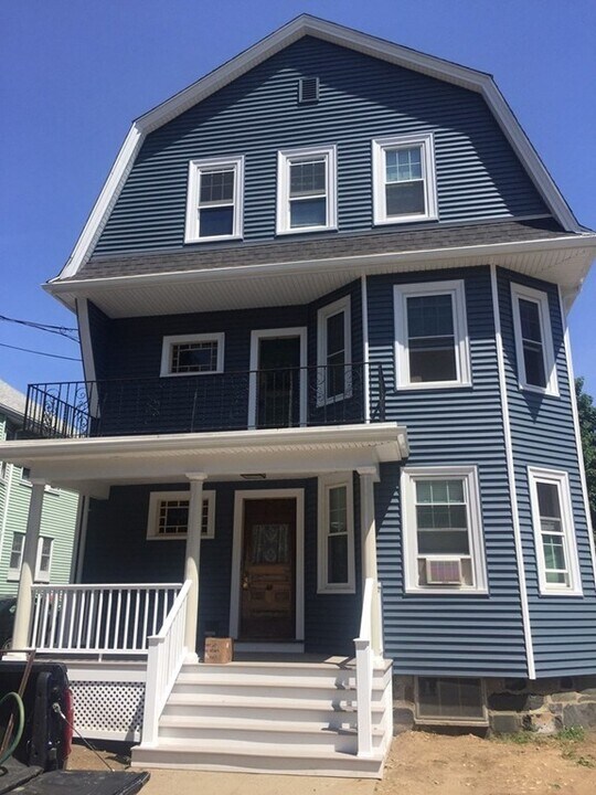 49 Marlboro St in Belmont, MA - Building Photo