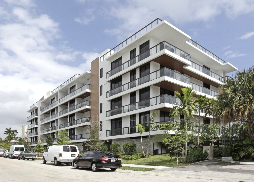 Aqualuna Las Olas in Fort Lauderdale, FL - Foto de edificio