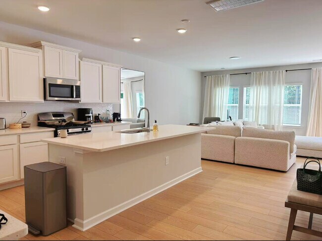 4206 Bryson Dr in Durham, NC - Building Photo - Building Photo
