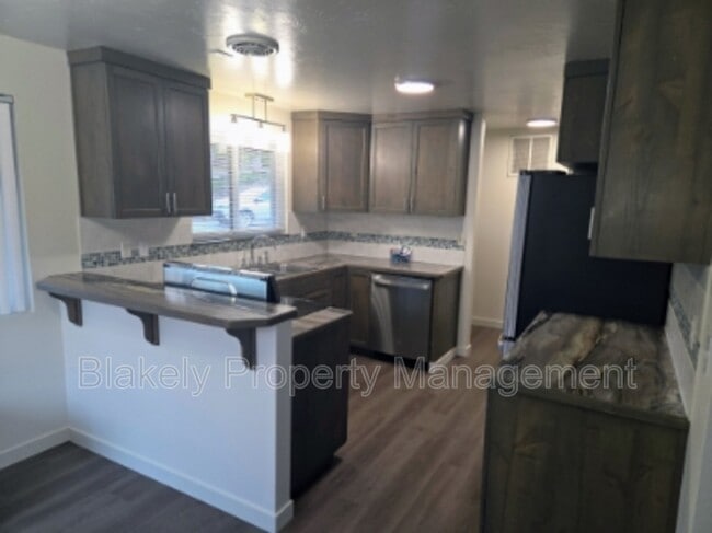 property at 2118 S Roosevelt St