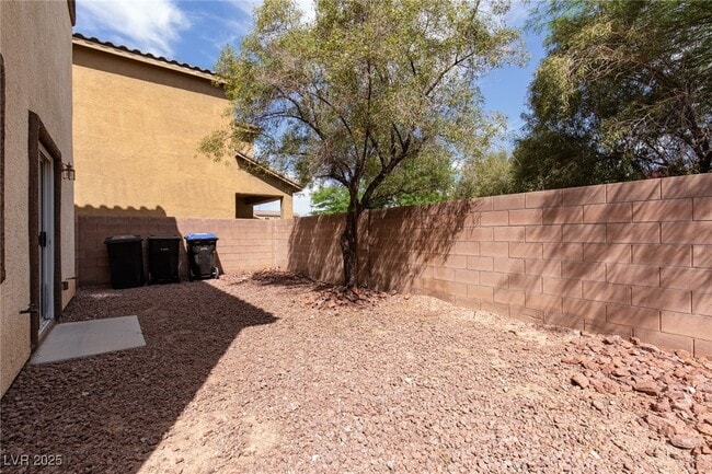 property at 3636 E Carisbrook Dr
