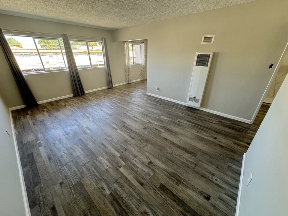 3247 W Century Blvd, Unit 7 in Inglewood, CA - Building Photo