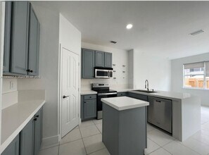 8042 NW 114th Pl in Medley, FL - Building Photo - Building Photo