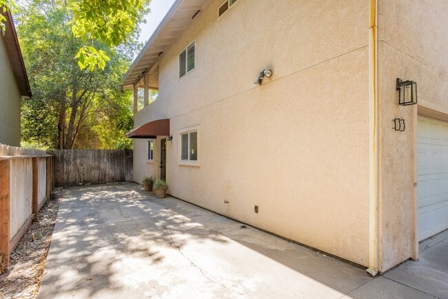 133 W 3rd Ave in Chico, CA - Building Photo - Building Photo