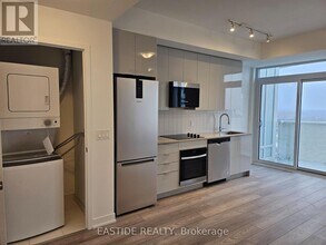 498 Caldari Rd in Vaughan, ON - Building Photo - Building Photo